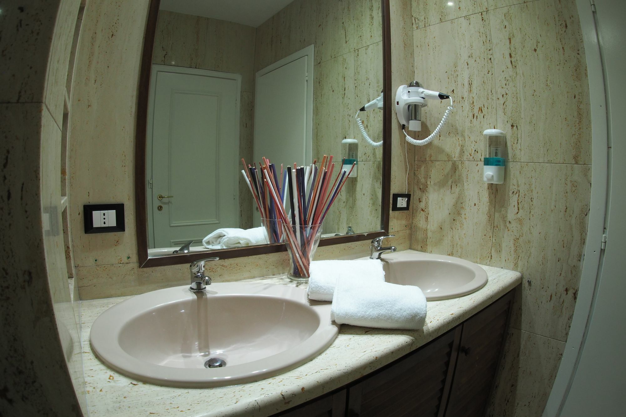 Enzo Luxury Rooms Roma Exterior foto
